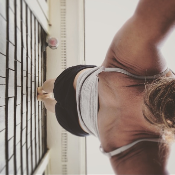 Meet your Posher, Beth - Picture 3 of 3